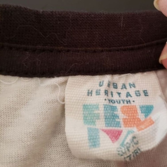 T-Shirt - Picture 2 of 3